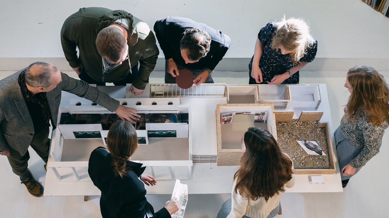 07_DK_From left clockwise Christian Friedländer_Peter Albtrechtsen_David Garcia_ Anna Aslaug Lund_ Alexandra Wedderkopp Emelianov_Ellen Leer_ Josephine Michau_Photo Rasmus Hjortshoj