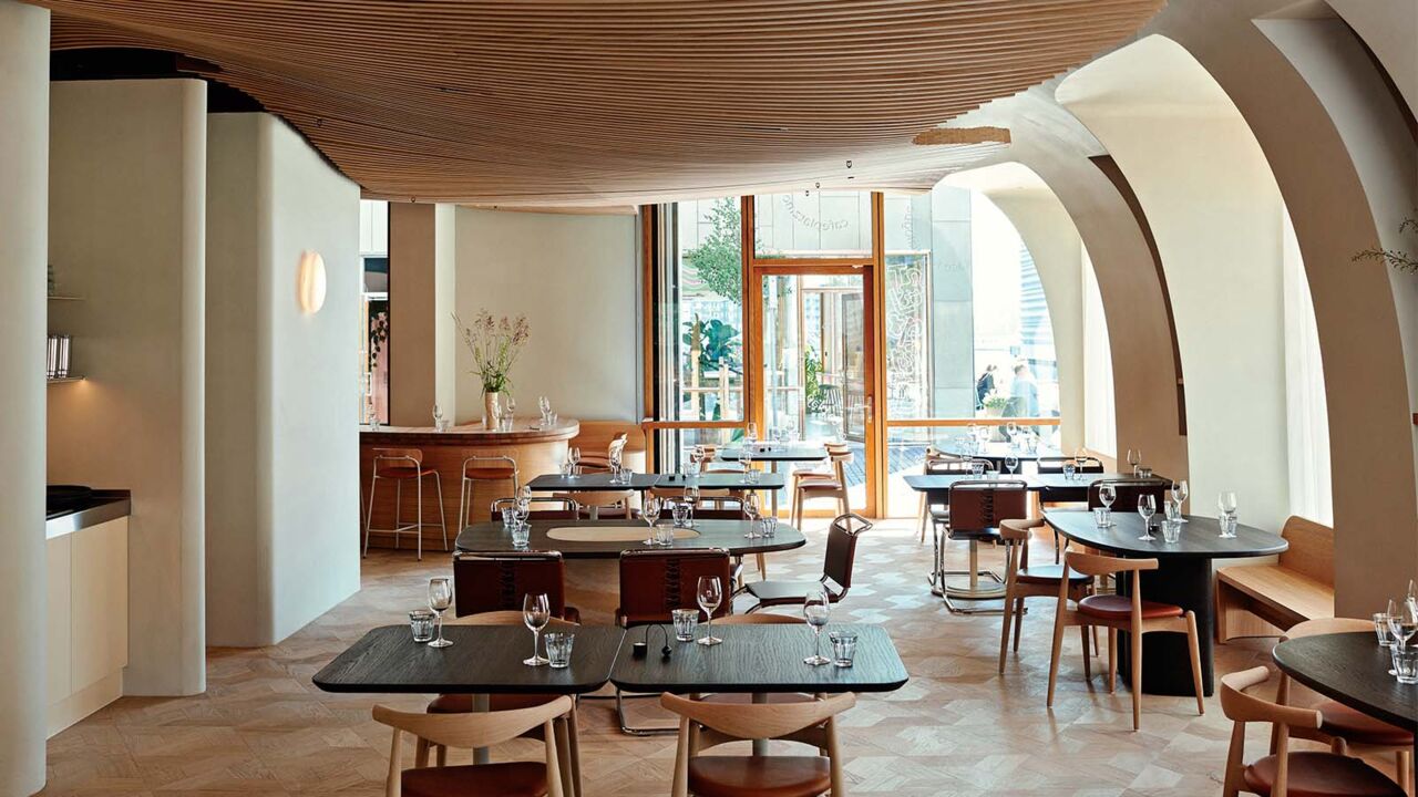 Headquater mit Caf&eacute; des Modelabels Holzweiler in Oslobukta, Oslo