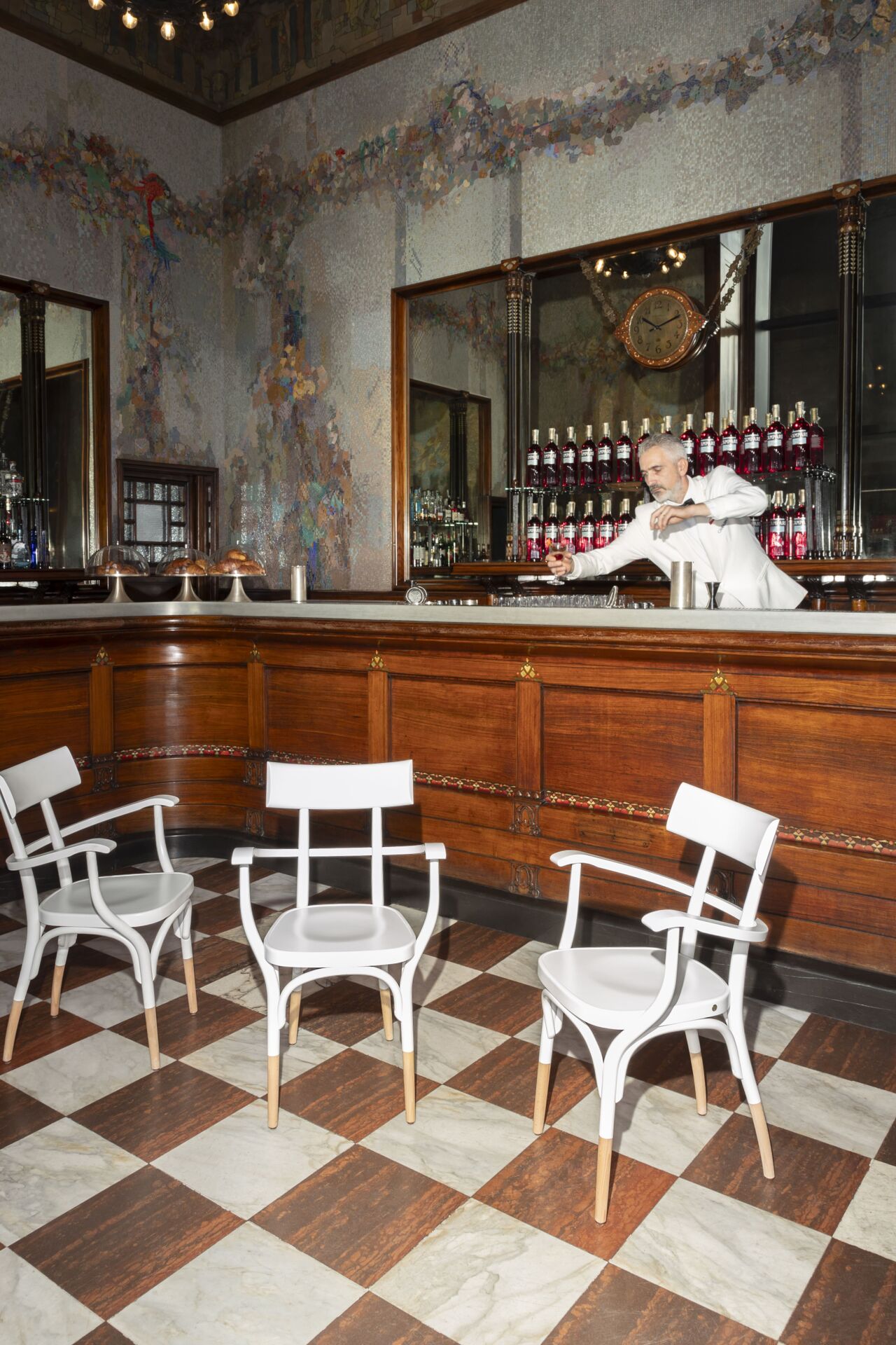 Gebrüder Thonet Vienna_Take me out_Camparino in Galleria_ph Beppe Brancato_1