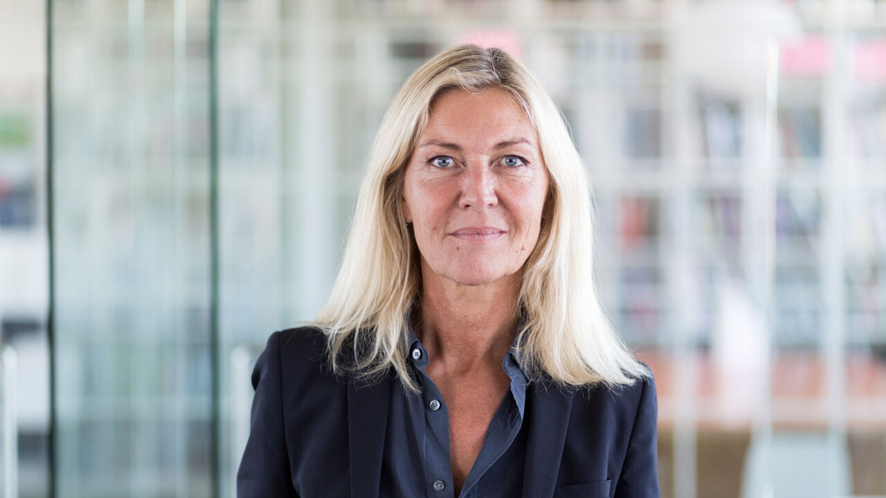 Portr&auml;tfoto der d&auml;nischen Architektin Dorte Mandrup