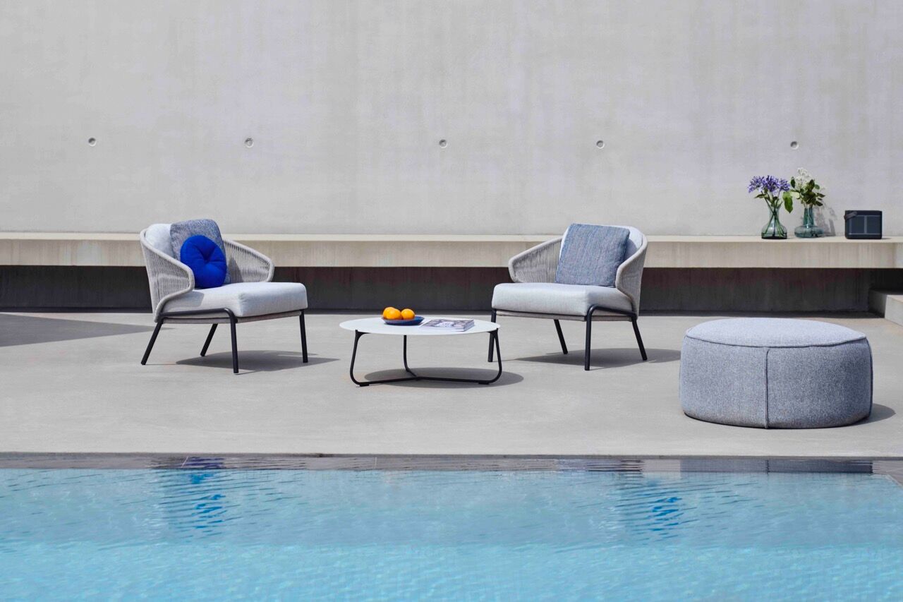 Sitzpouf-Kollektion "Touch" von Manutti f&uuml;r den Outdoor-Bereich