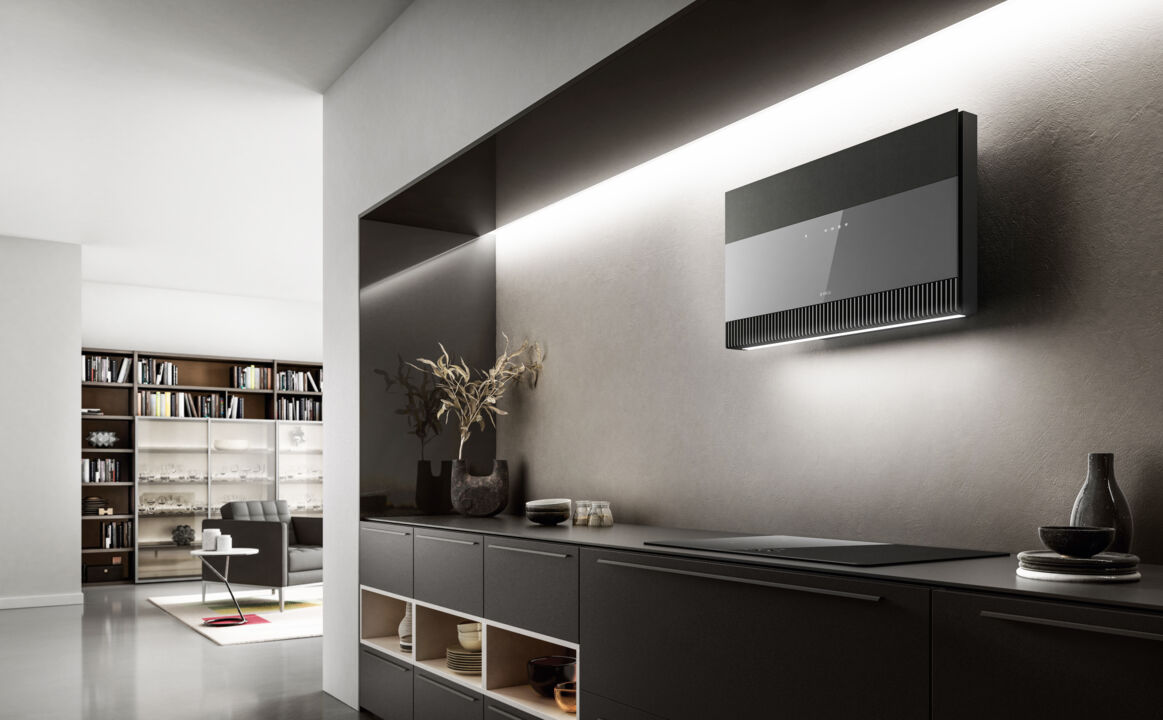 K&uuml;che mit modernem Dunstabzug von Elica