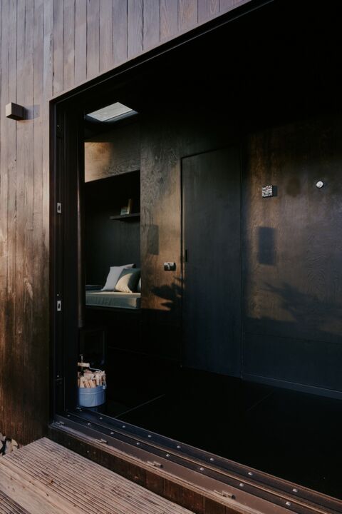 Cabin_ View inside_Raus x Wehrmuehle_Cabin Model 2 designed by Sigurd Larsen_Credit_ Noel Richter Gro&szlig;