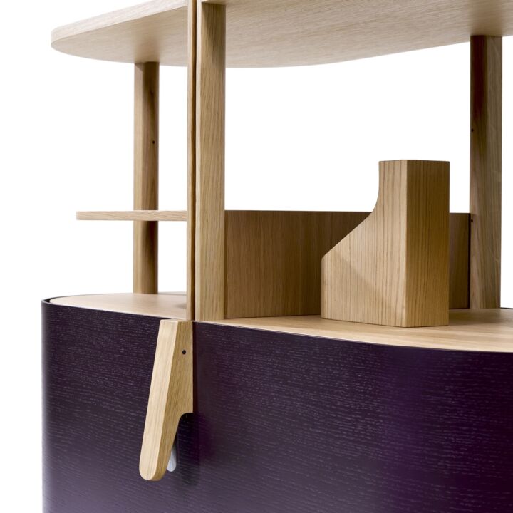 F10_Vitrine Etage R&ouml;thlisberger 