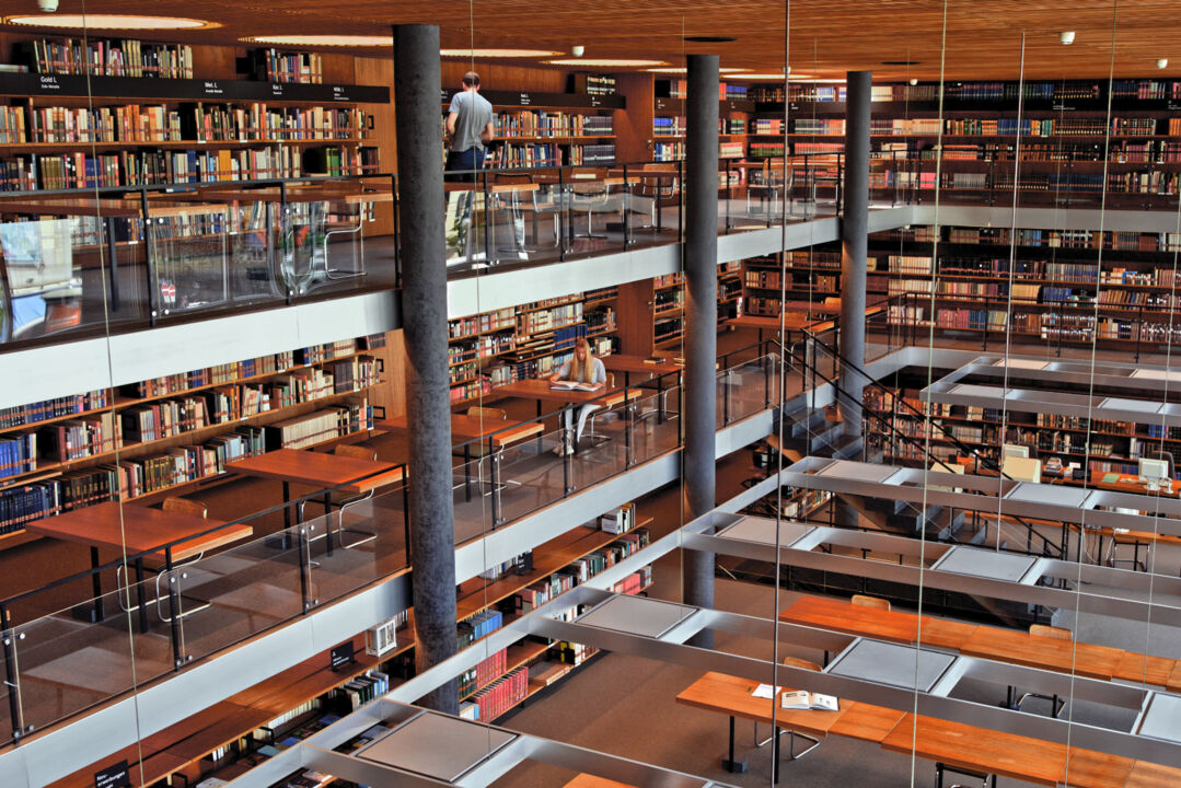 Sep Ruf, Bibliothek, Innen