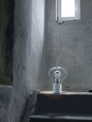 Bulb_Showroom_297x396